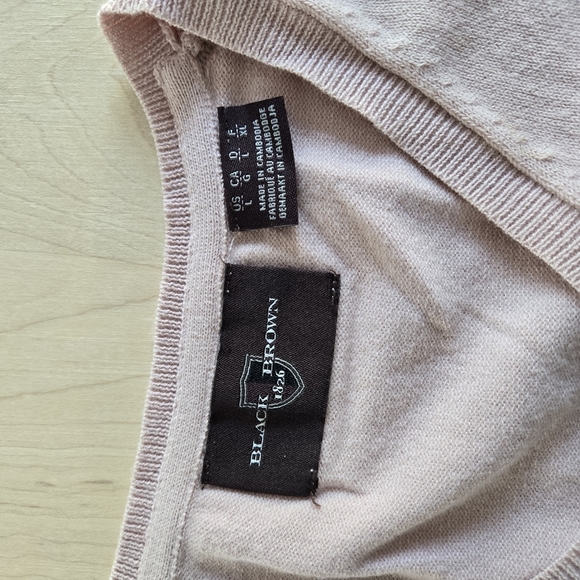 Black Brown 1826 V-Neck Sweater - Soft Pink - Picture 13 of 14